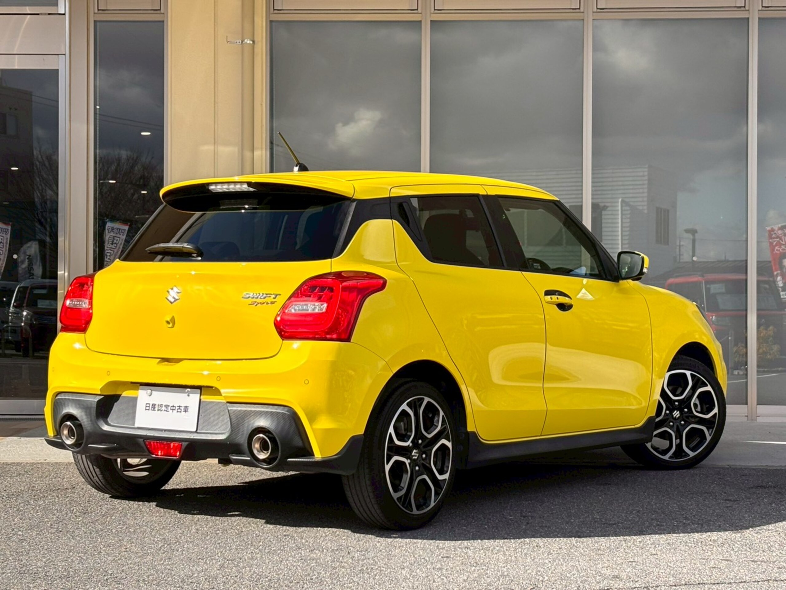 2021 Suzuki Swift — photo 2