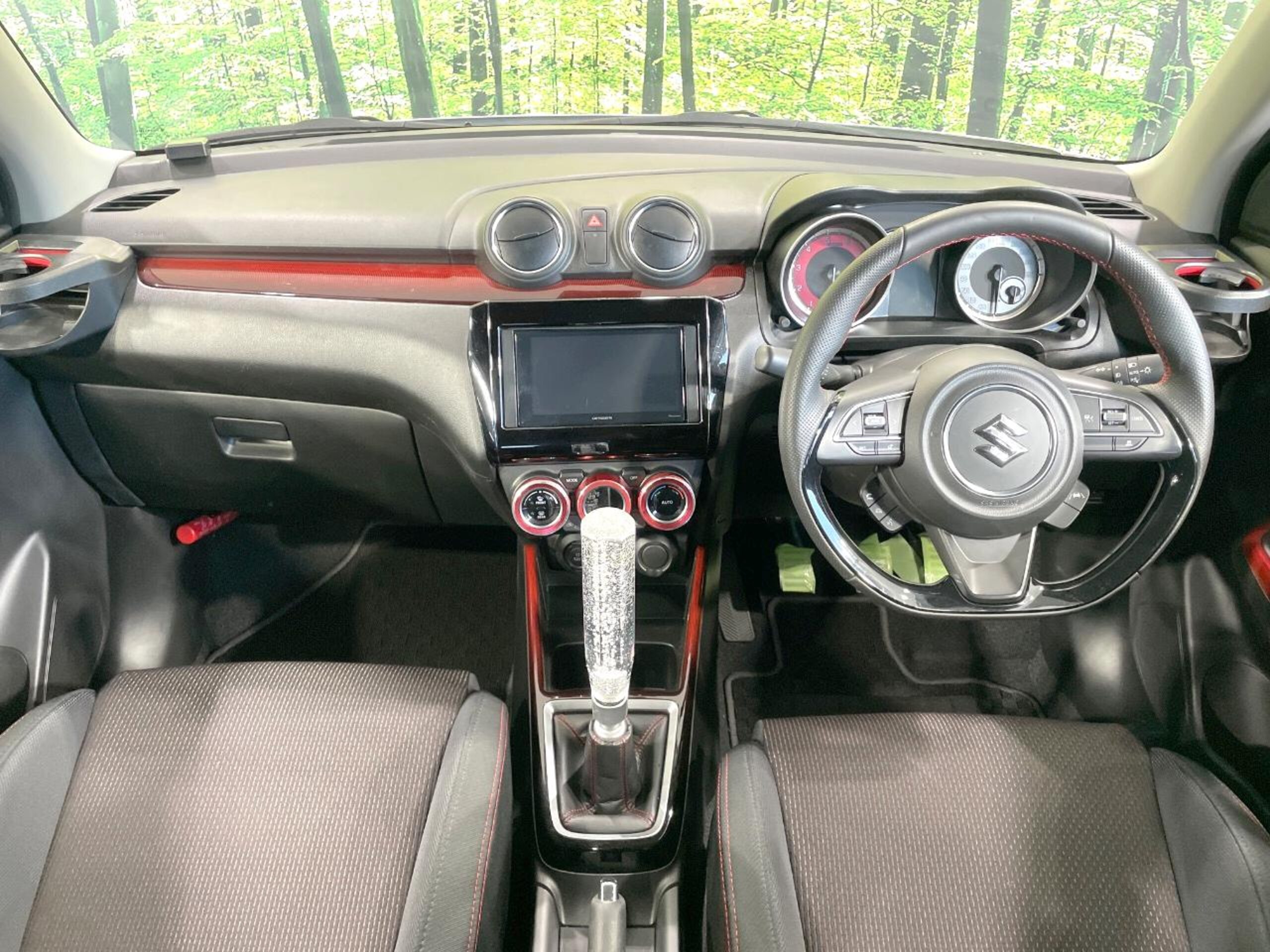 2024 Suzuki Swift — photo 2