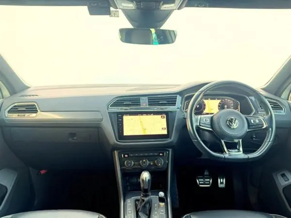 2020 Volkswagen Tiguan — photo 2