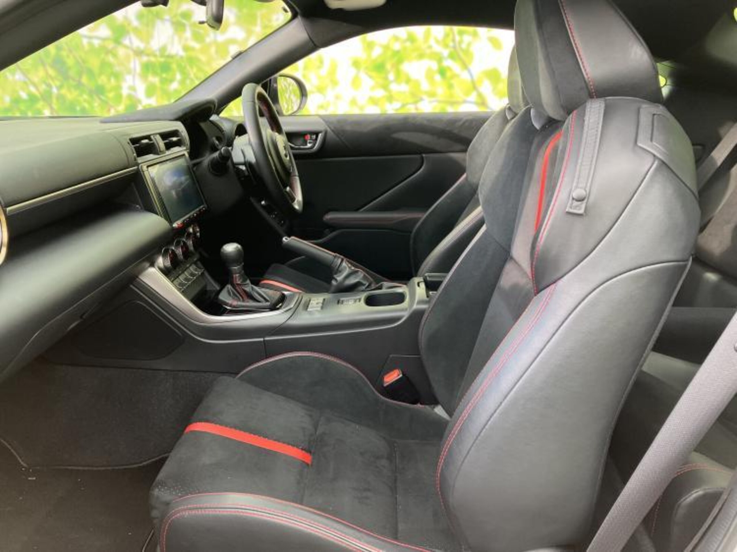 Subaru BRZ 2.4 S with Aftermarket 9-inch SD Navigation, EyeSight, Seat Heaters, Lane Departure Prevention, Half-Leather Seats, Front/Rear Dashcam, LED Headlamps, USB Jack, Bluetooth (Ice Silver Metallic) — photo 9