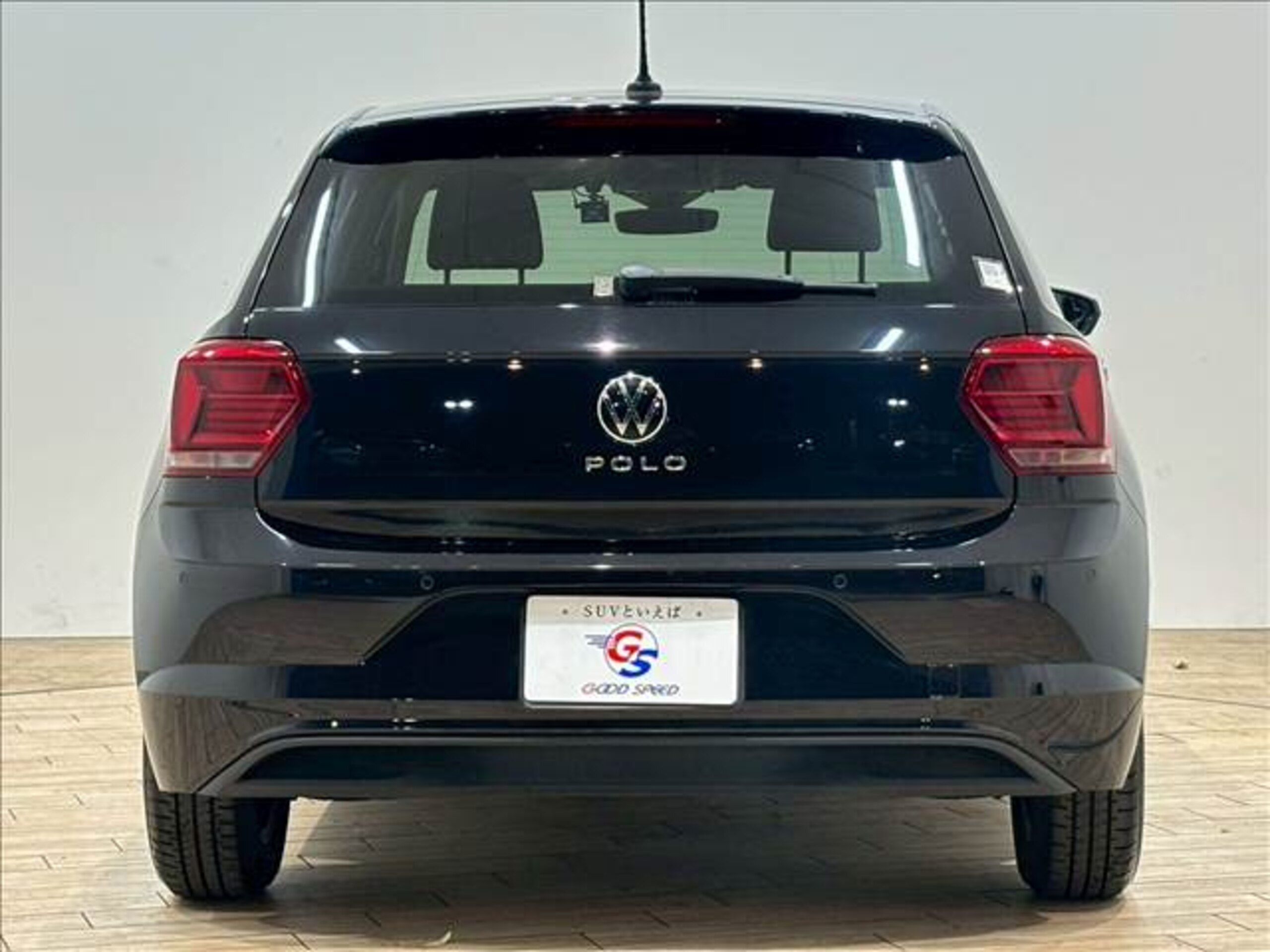 Volkswagen Polo TSI Comfortline with Factory Navigation, Backup Camera, Radar Cruise Control, Parking Assist, Clearance Sonar, Blind Spot Monitor, LED Headlights, Smart Key, Push Start — photo 9