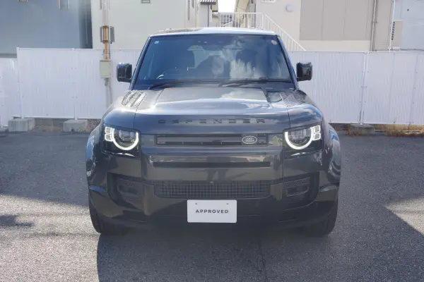 2023 Landrover Defender — photo 3