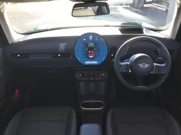 Mini Cooper C 5-Door DCT Classic Trim Active Cruise Control Head-Up Display Genuine HDD Navigation Rear Camera Comfort Access Ambient Light Apple CarPlay Android Auto ETC (British Racing Green IV) — photo 7