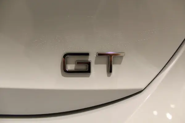 Peugeot 308GT Hybrid — photo 7