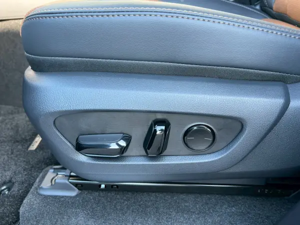 Lexus GX550 Version L 4WD Modellista Auto Step One-Owner Non-Smoking Car 22-inch Alloy Wheels Glass Roof Brown Interior All-Around Monitor Bluetooth Audio ETC 3-Row Seats (Graphite Black Glass Flake) — photo 7