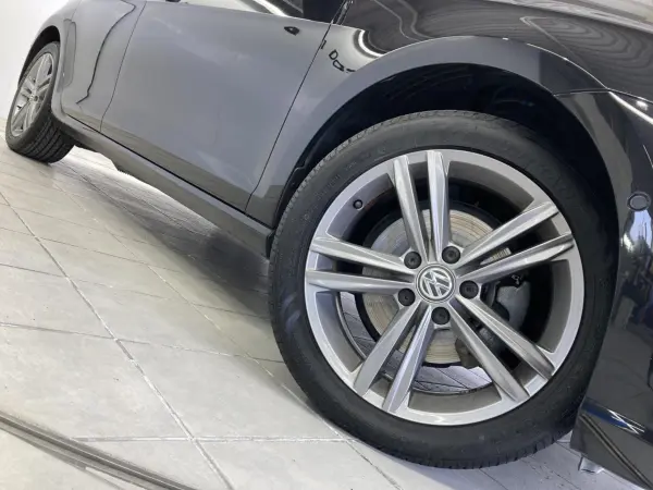 Volkswagen Golf TSI Highline Meister Beige Leather Seat Heated Seats Driver Power Seat Navigation Backup Camera Digital Meter Front/Rear Corner Sensors ACC Front Assist Blind Spot Detection Certified Used Car (Deep Black Pearl Effect) — photo 8