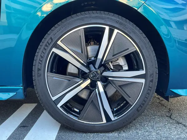 Peugeot 308GT Hybrid — photo 8