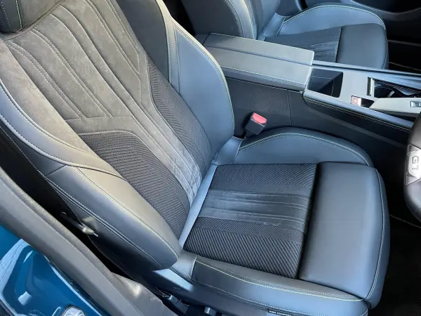 Peugeot 308GT Hybrid — photo 7