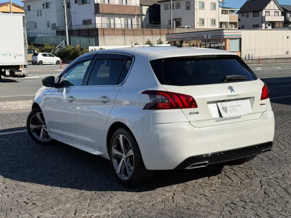 2019 Peugeot 308 — photo 2