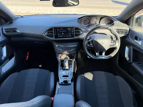 2019 Peugeot 308 — photo 3