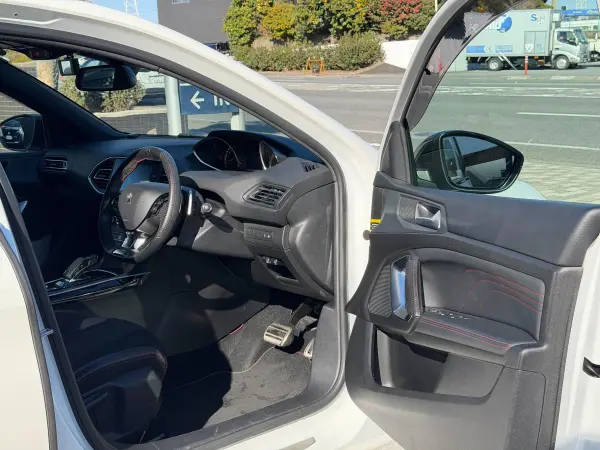 Peugeot 308 GT Line Certified Used Car — photo 8