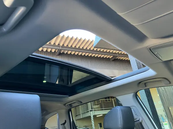 Honda CR-V 1.5 EX Masterpiece Panoramic Sunroof/Roof Rail/Hands-Free Power Back Door/Black Leather Seats/Power Seats (Pearl) — photo 7