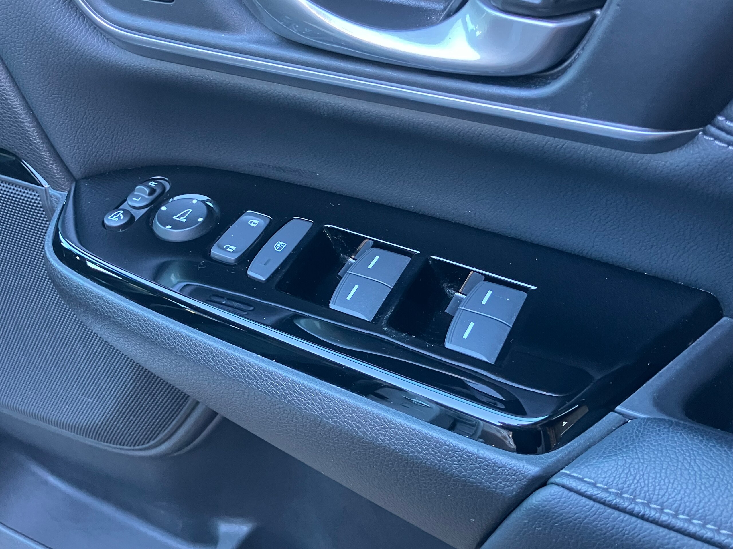 Honda CR-V 1.5 EX Masterpiece — photo 9