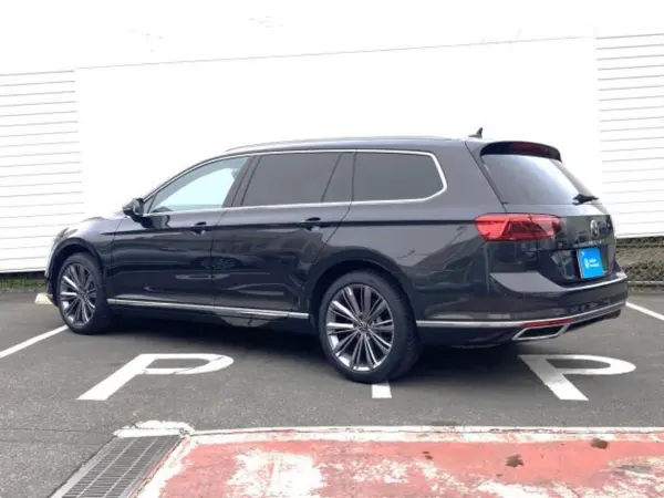 2024 Volkswagen Passat — photo 3