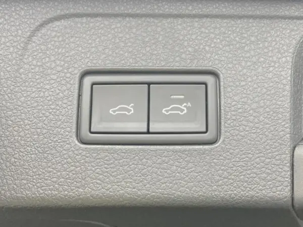 Volkswagen Passat Variant TDI Elegance Advance Diesel Turbo 18-inch AW Matrix LED Leather Seats Seat Heater/Ventilation Travel Assist (Driver Assistance System) Lane Change Assist Parking Assist Power Tailgate Apple Car Play Compatible Surround View Camera (Manganese Gray Metallic) — photo 7