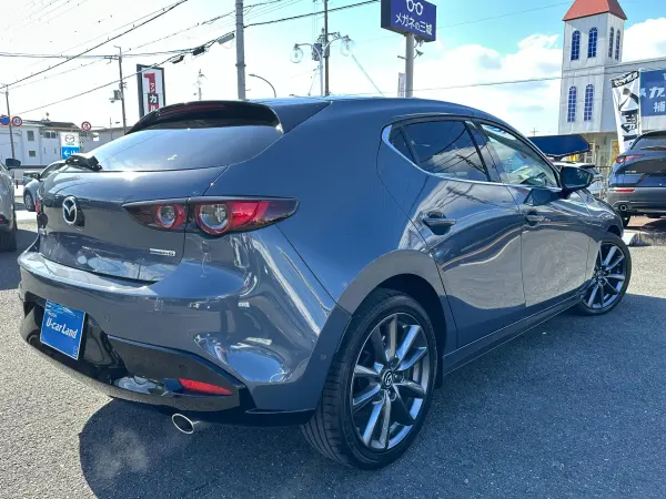 2020 Mazda 3 Fastback — photo 2