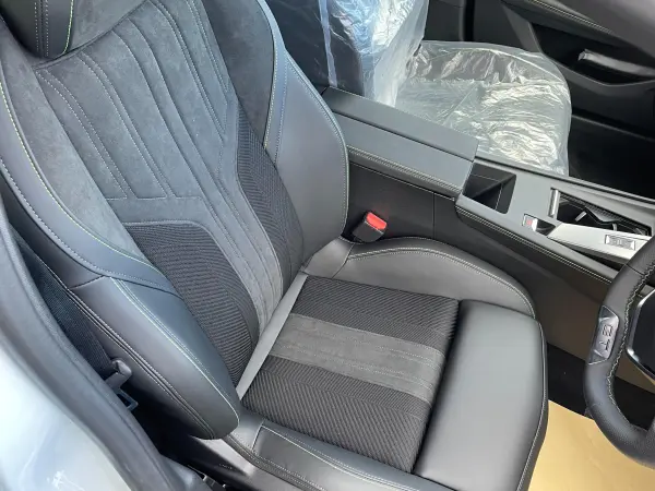 Peugeot 308GT Hybrid — photo 7