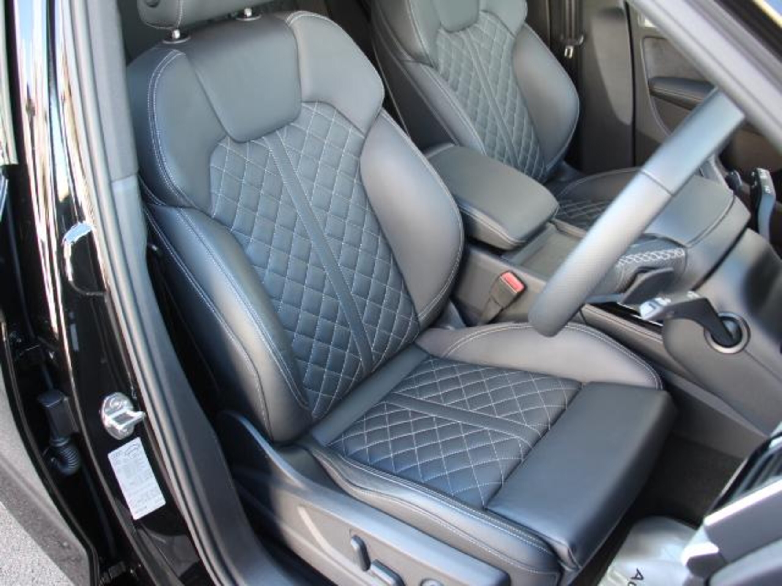 2025 Audi Q5 — photo 2