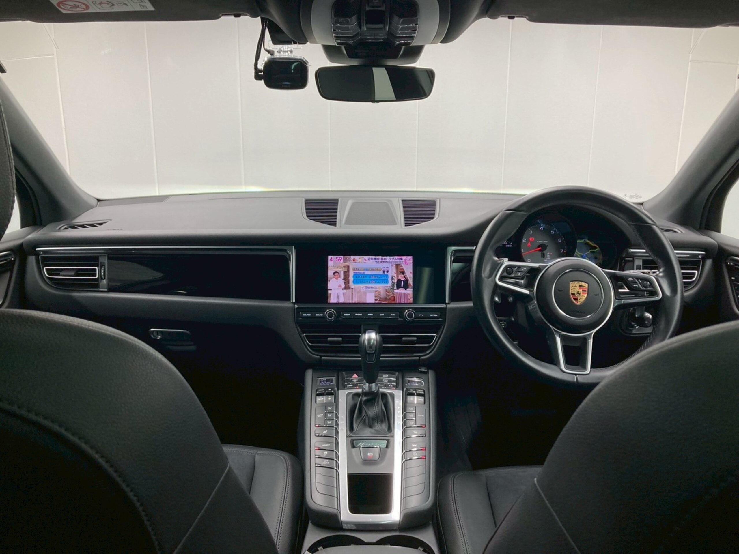 2021 Porsche Macan — photo 3