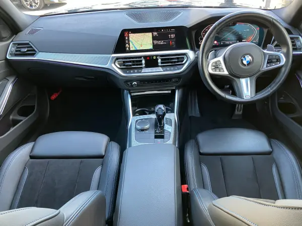 BMW 3 Series 320d xDrive M Sport Edition Joy Plus Diesel Turbo 4WD Certified Used Car / 19-inch Alloy Wheels / Top View Camera / Wireless Charging / Seat Heaters / 2-Year Warranty (Black Sapphire Metallic) — photo 8