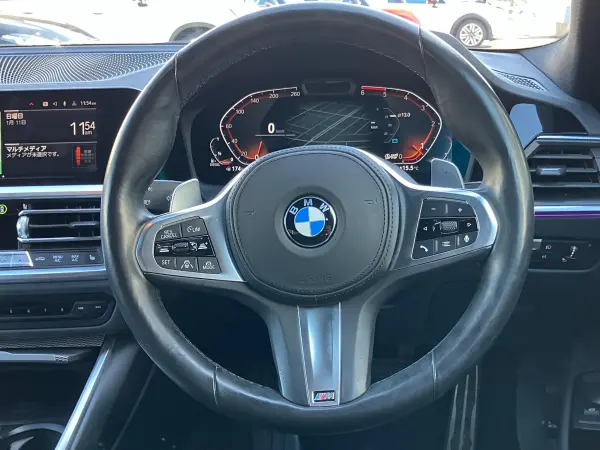 BMW 3 Series 320d xDrive M Sport Edition Joy Plus Diesel Turbo 4WD Certified Used Car / 19-inch Alloy Wheels / Top View Camera / Wireless Charging / Seat Heaters / 2-Year Warranty (Black Sapphire Metallic) — photo 9