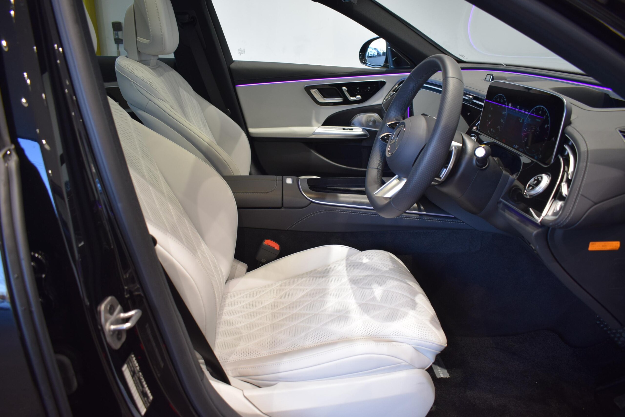 Mercedes-Benz E-Class Wagon E200 Avantgarde AMG Line Package (ISG Model) MP202501 Demo Car, Leather EX, Panoramic Roof (Obsidian Black) — photo 7