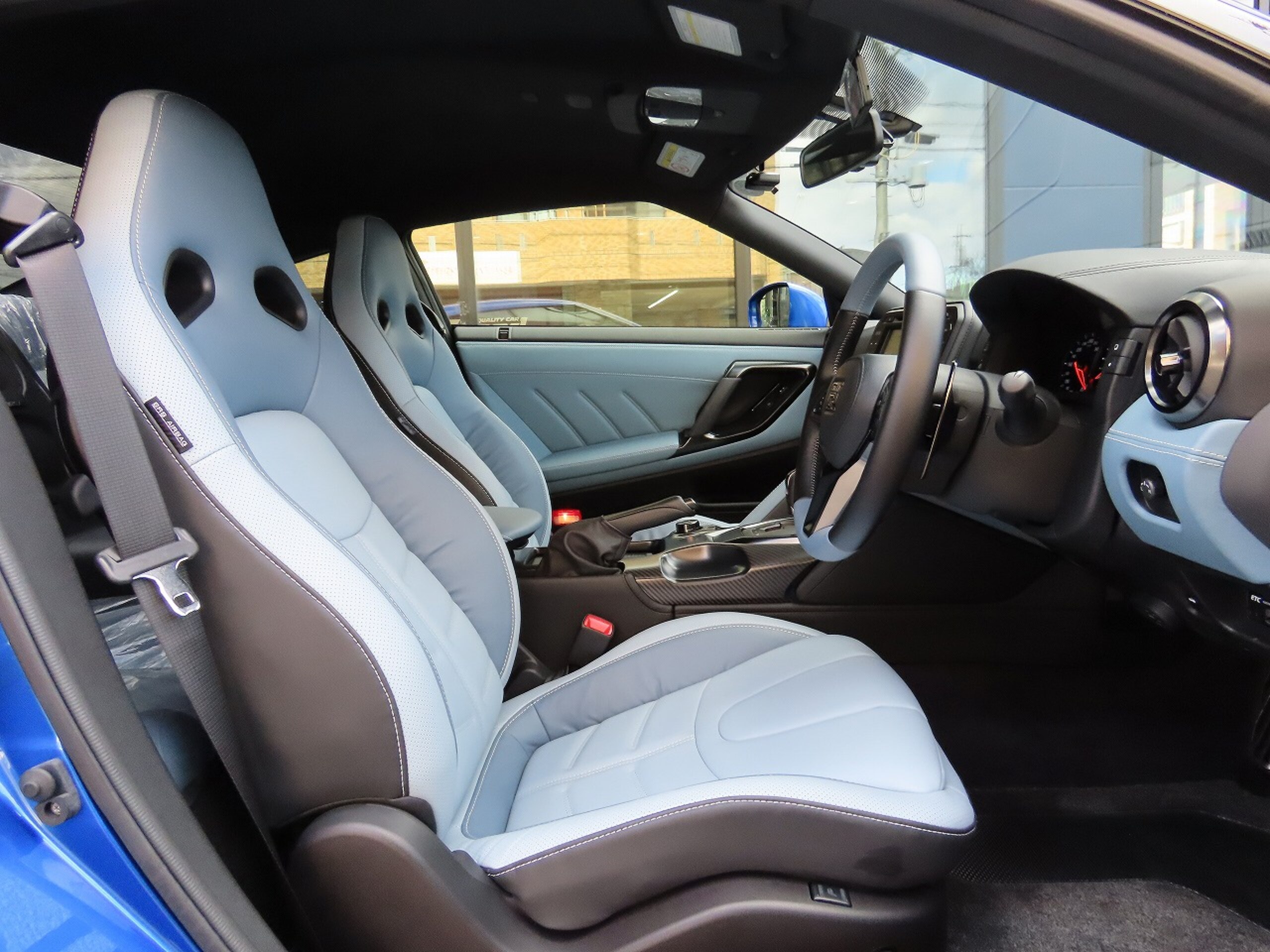 Nissan GT-R 3.8 Premium Edition 4WD 25 Model NISMO Sports Package Blue Heaven Interior — photo 8