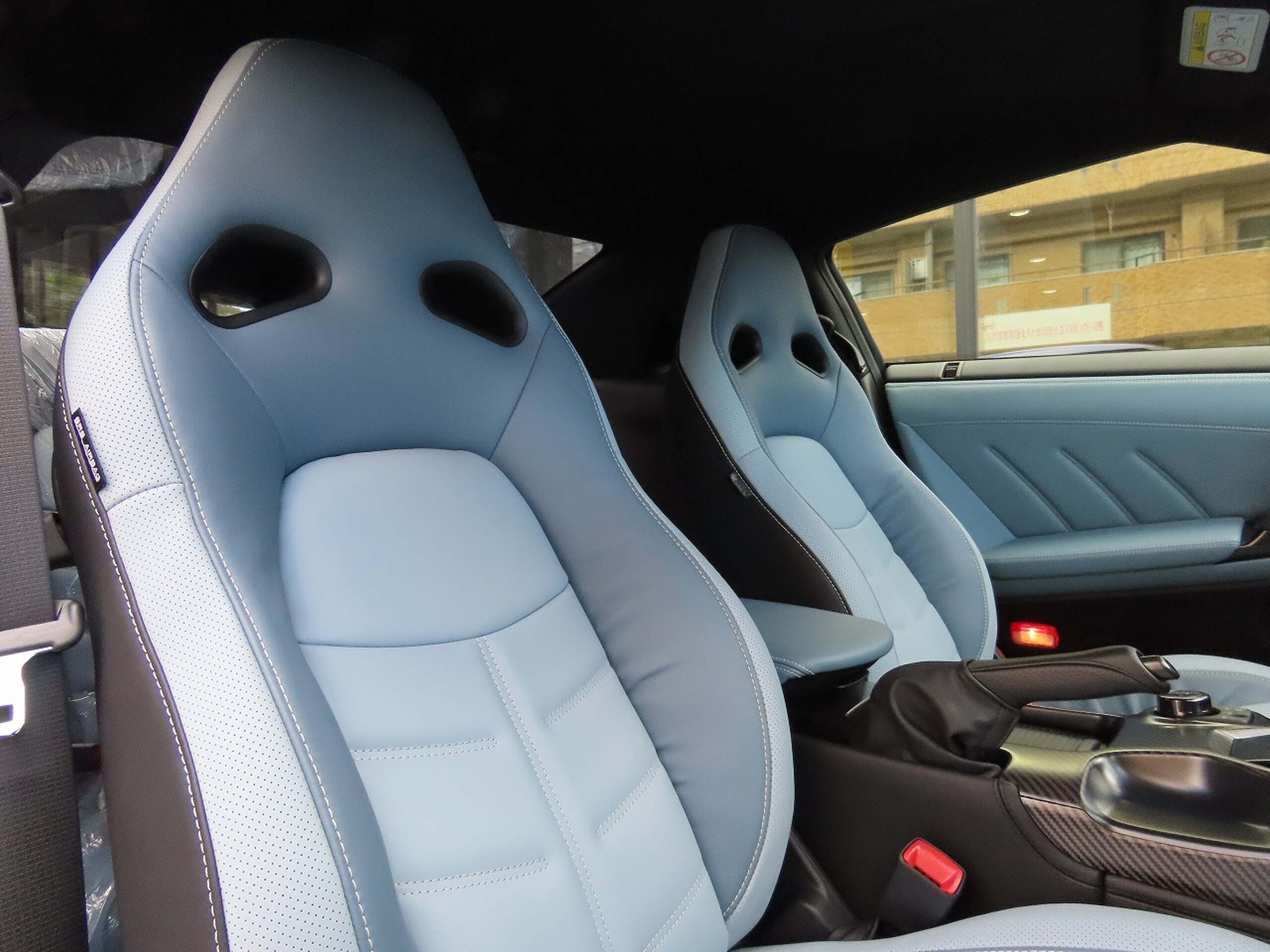 Nissan GT-R 3.8 Premium Edition 4WD 25 Model NISMO Sports Package Blue Heaven Interior — photo 9