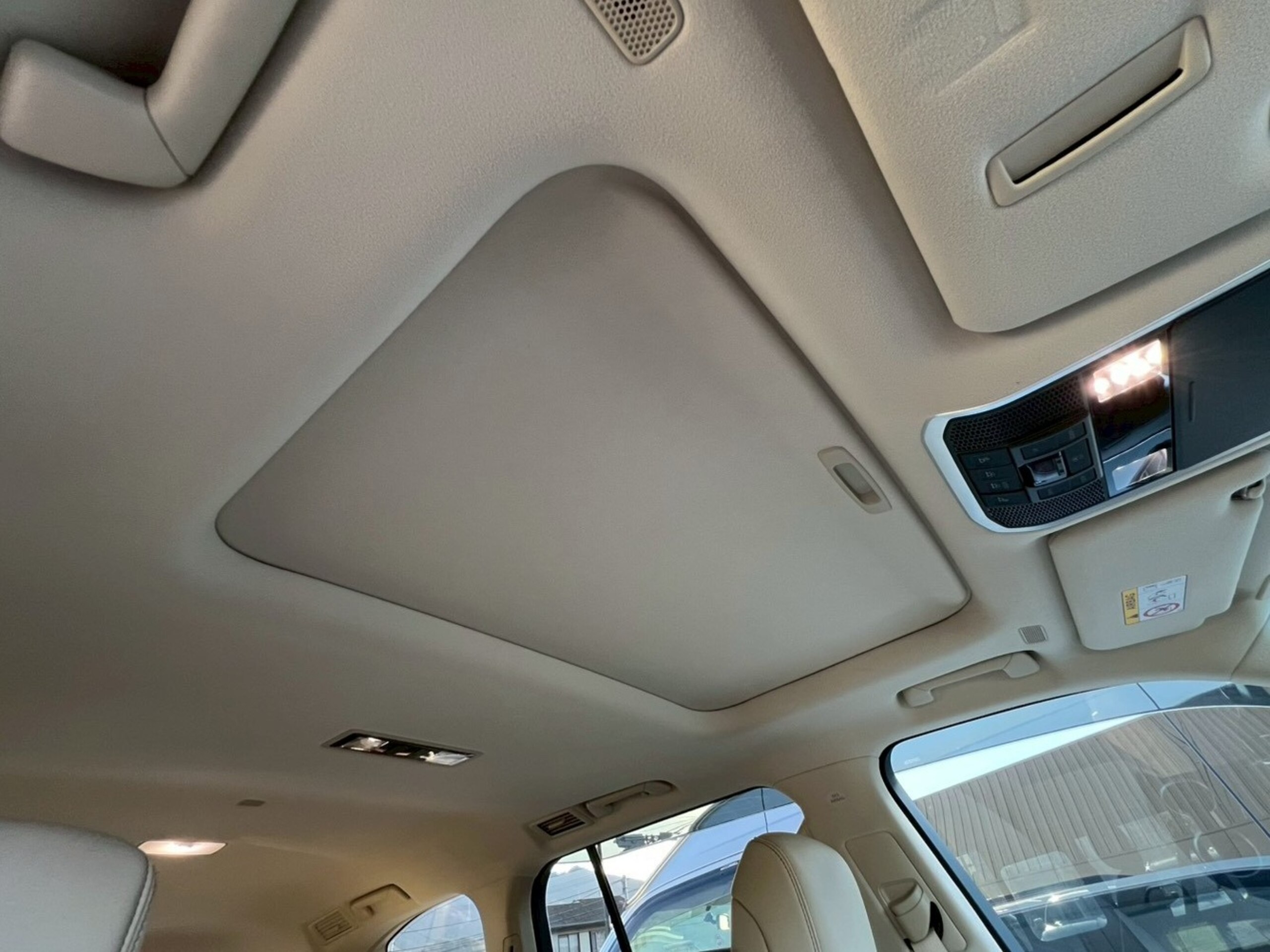 Toyota Land Cruiser 300 3.5 ZX 4WD with WALD Aero Kit, 24-inch AW Wheels, Quad Exhaust, Electric Rear Diff Lock, Cool Box, Rear Entertainment, Hitch Member, GR Grille, and Factory Muffler — photo 7