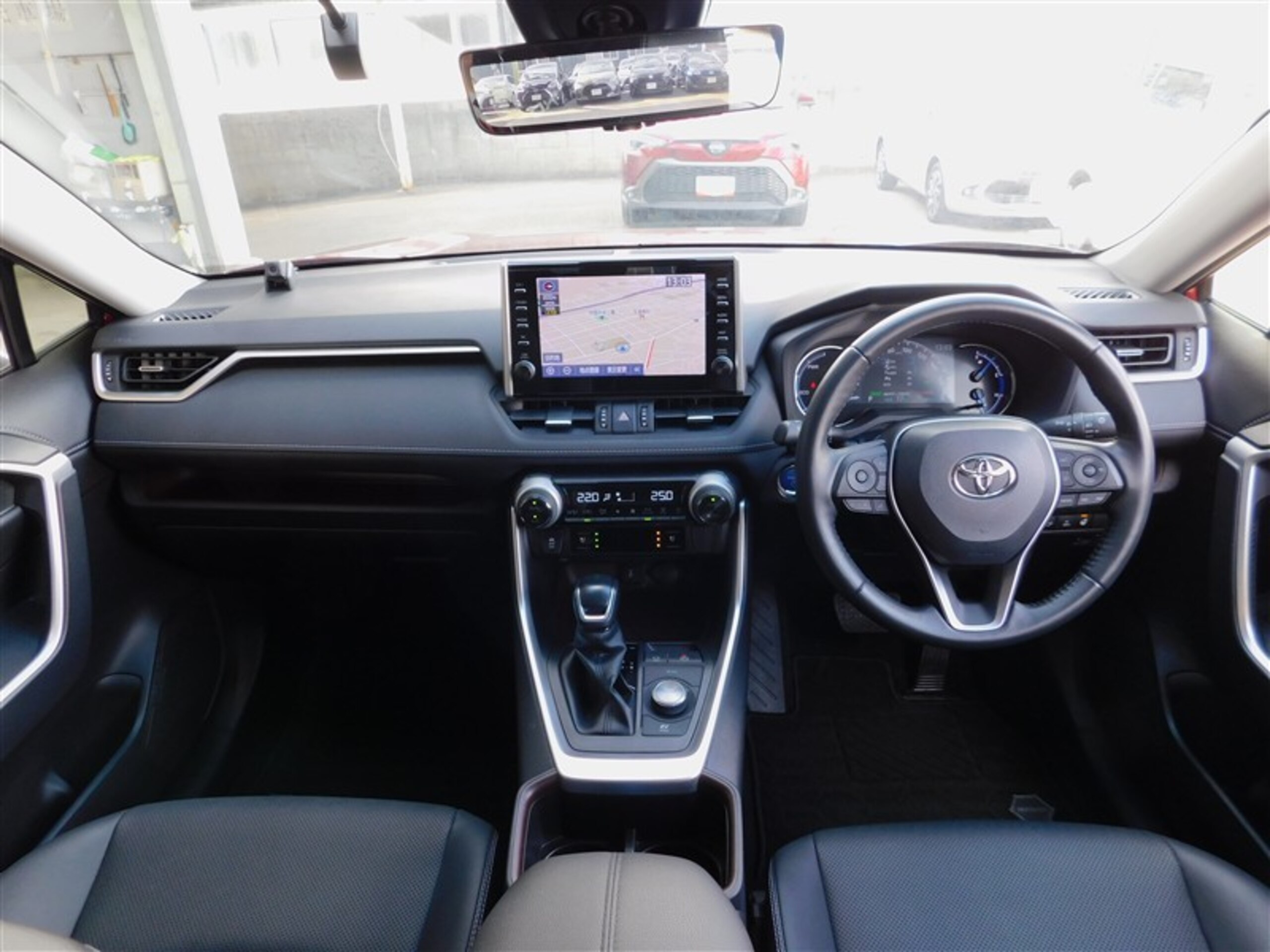 Toyota RAV4 2.5 Hybrid G E-Four 4WD — photo 8