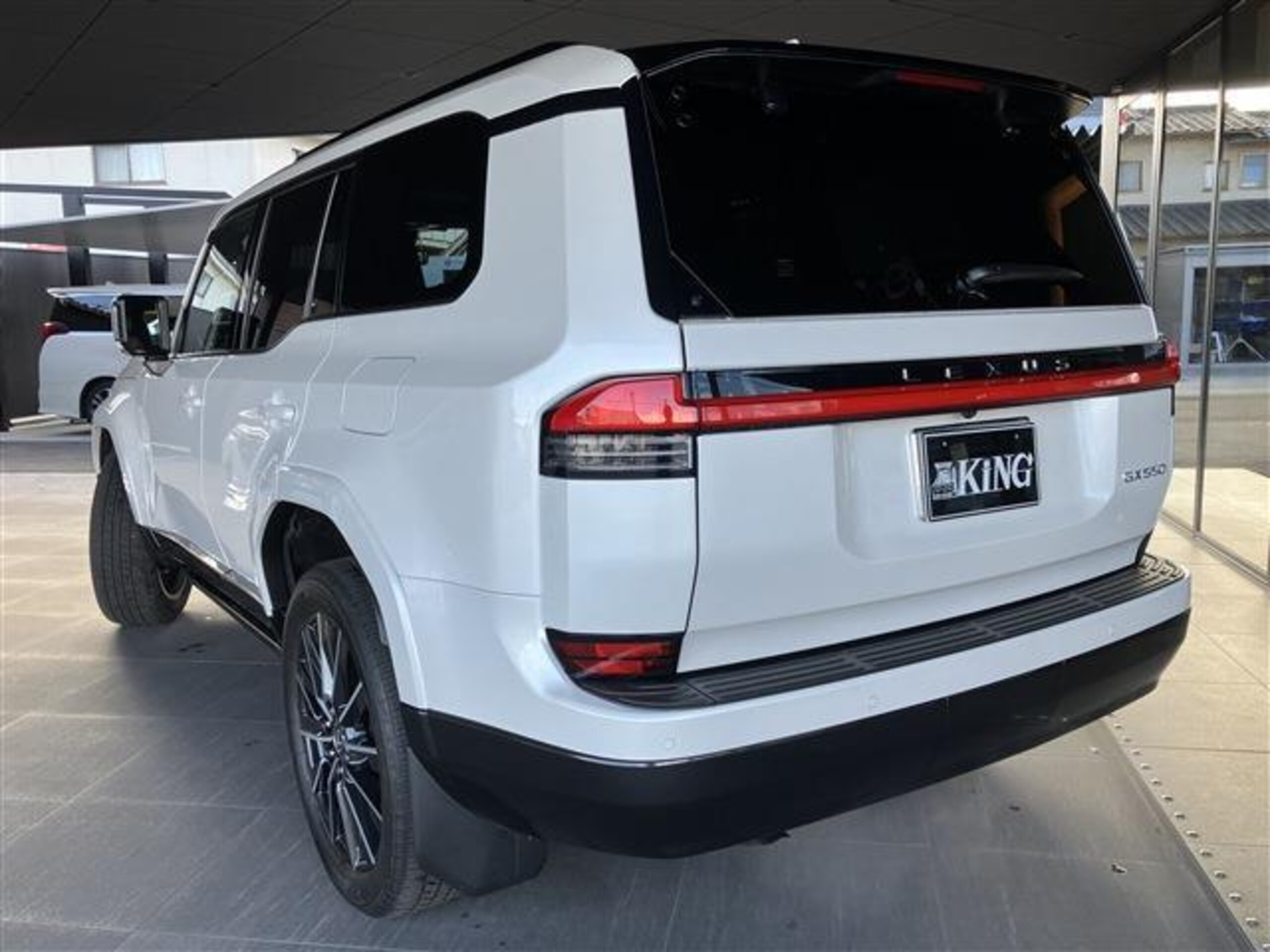 2025 Lexus Gx — photo 2