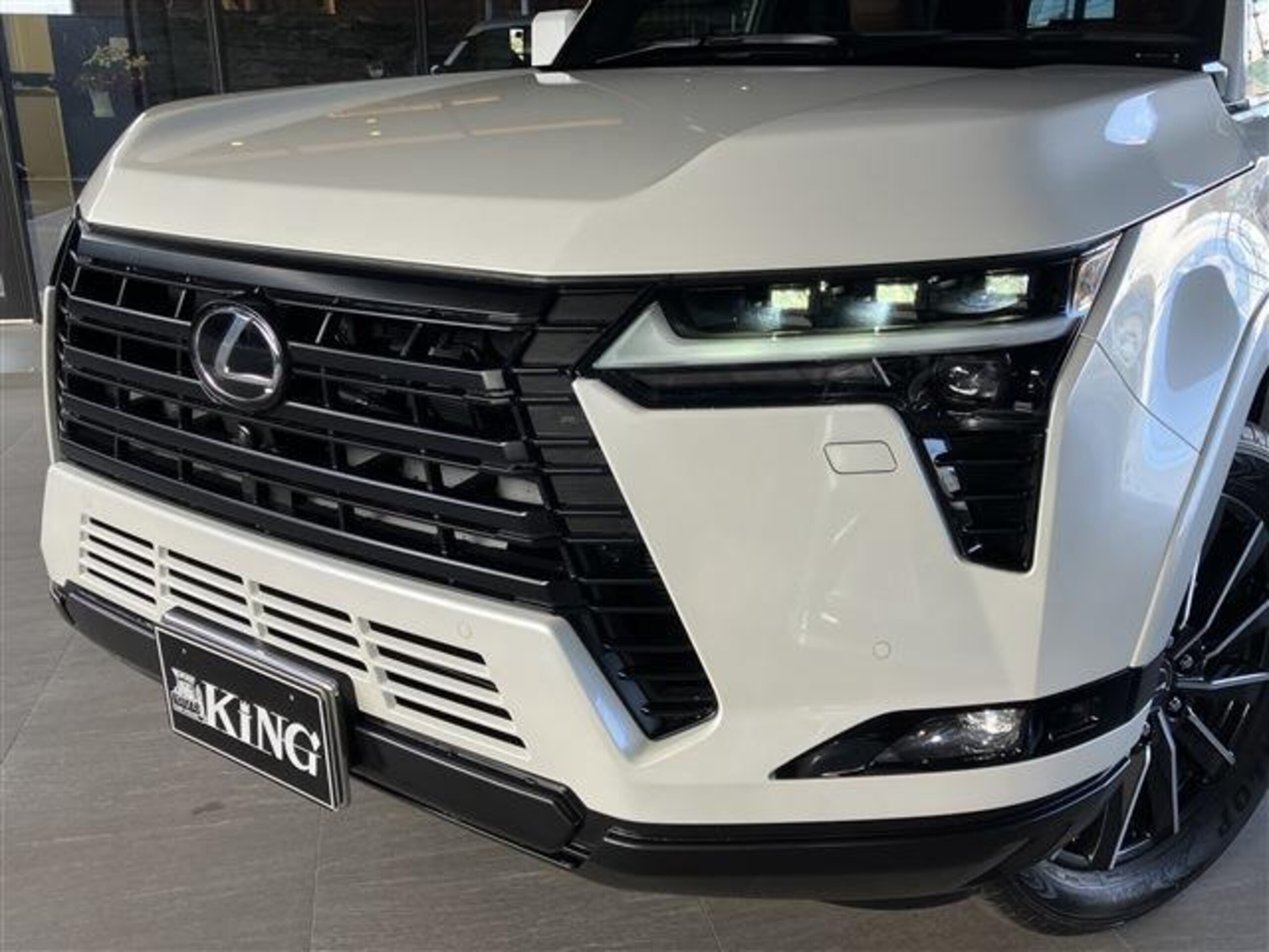 2025 Lexus Gx — photo 3