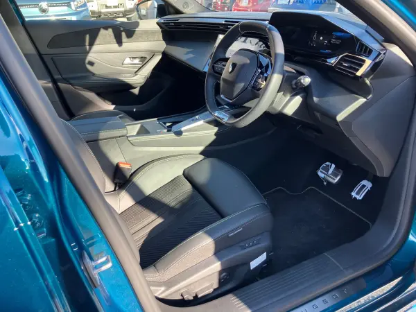 Peugeot 308GT Hybrid Mild Hybrid One Owner Genuine Navi ETC Front/Rear Dashcam Seat Heater Active Safety Brake Active Cruise Control Blind Spot Monitor Lane Keep Assist (Obsession Blue) — photo 7