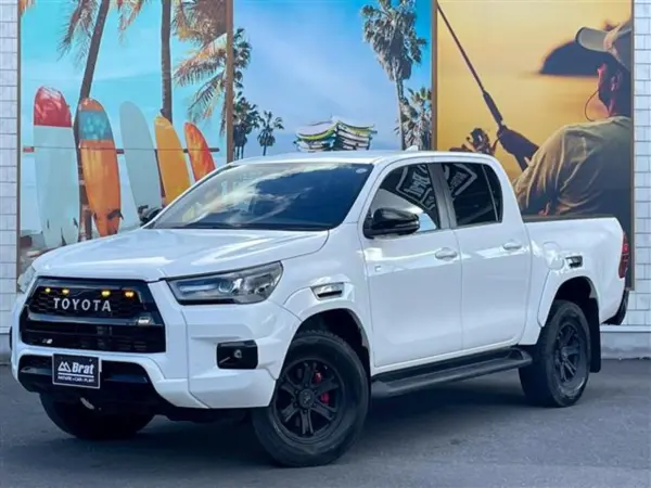 Toyota Hilux 2.4 Z GR Sport Diesel Turbo 4WD with RETRAX Shutter Tonneau Cover, Genuine Bed Liner, Factory Navigation, 360-Degree Camera, Bluetooth, USB Input, AUX Input, Radar Cruise Control, Corner Sensors, Power Seats, ETC (White) — thumbnail 1