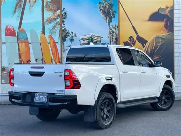 2022 Toyota Hilux — photo 3