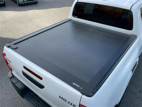 Toyota Hilux 2.4 Z GR Sport Diesel Turbo 4WD with RETRAX Shutter Tonneau Cover, Genuine Bed Liner, Factory Navigation, 360-Degree Camera, Bluetooth, USB Input, AUX Input, Radar Cruise Control, Corner Sensors, Power Seats, ETC (White) — photo 7