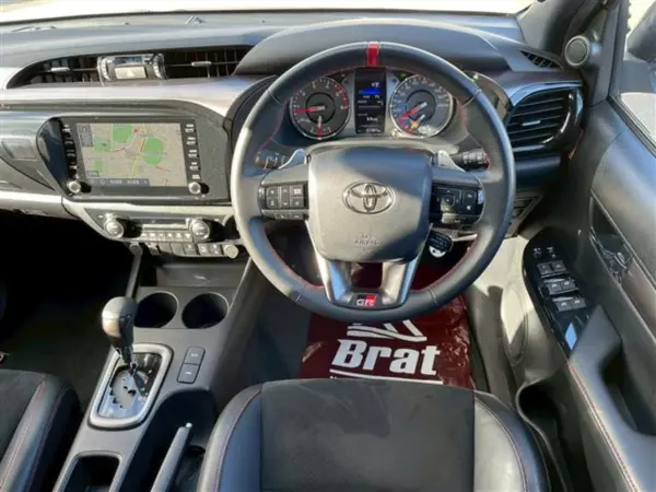 Toyota Hilux 2.4 Z GR Sport Diesel Turbo 4WD with RETRAX Shutter Tonneau Cover, Genuine Bed Liner, Factory Navigation, 360-Degree Camera, Bluetooth, USB Input, AUX Input, Radar Cruise Control, Corner Sensors, Power Seats, ETC (White) — photo 9