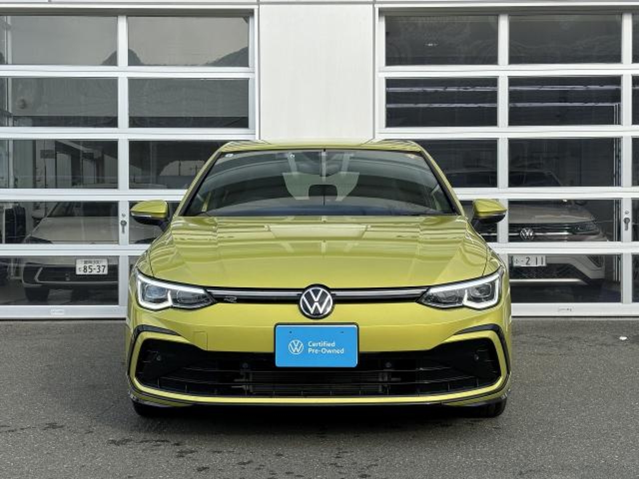 2021 Volkswagen Golf — photo 2