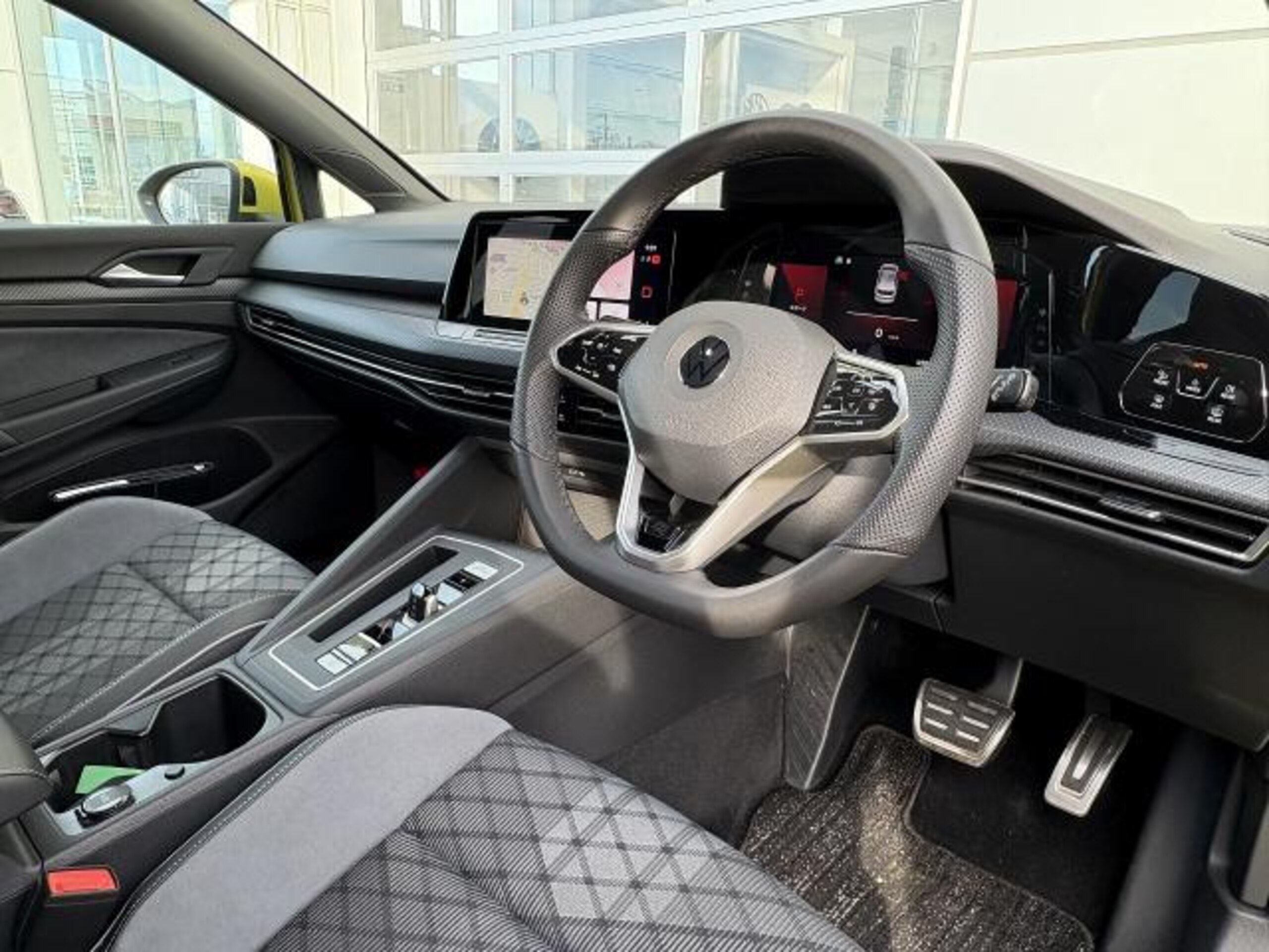 Volkswagen Golf eTSI R-Line Certified Pre-Owned (CPO) — photo 7