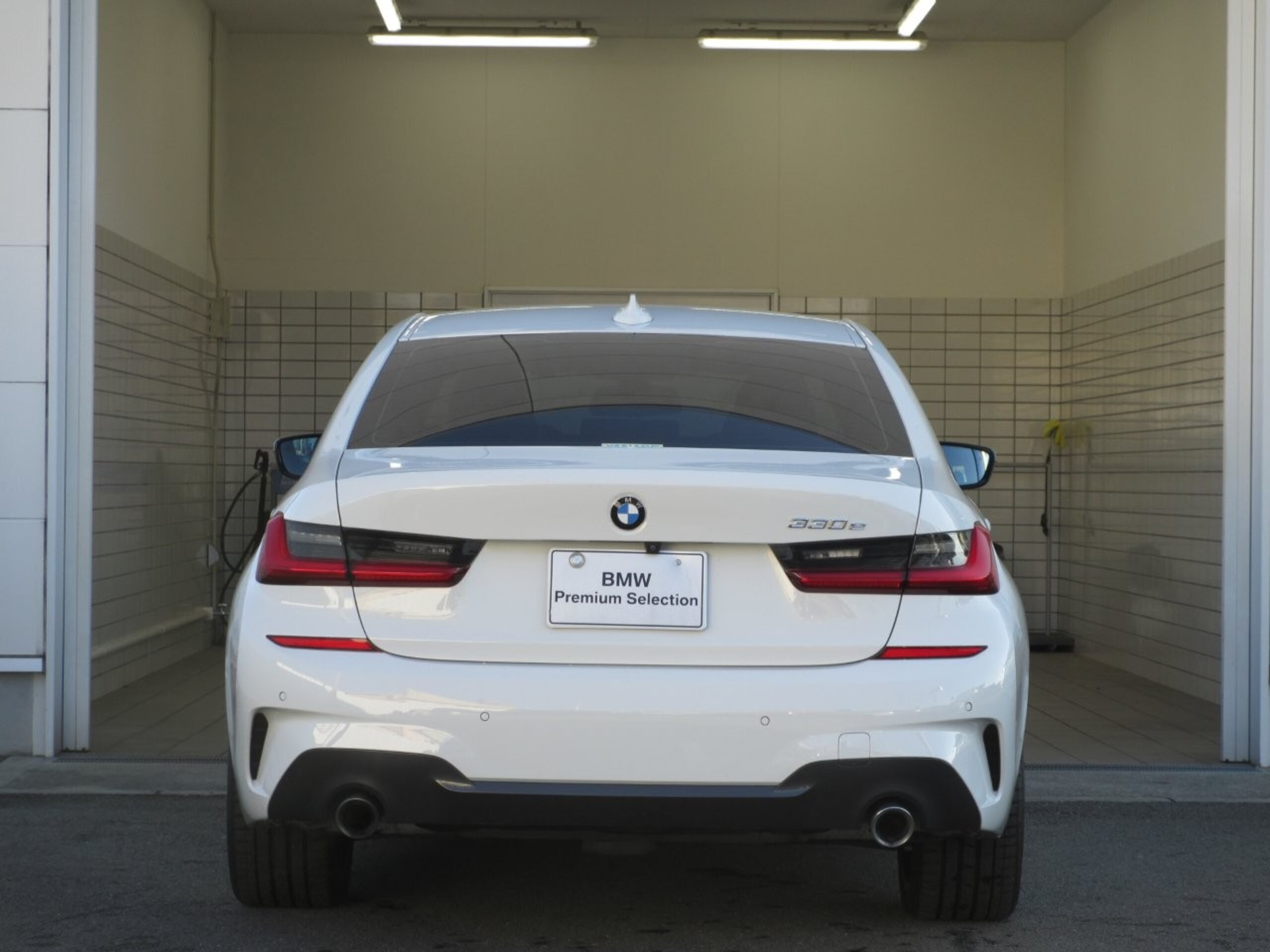 2021 Bmw 3 Series — photo 3