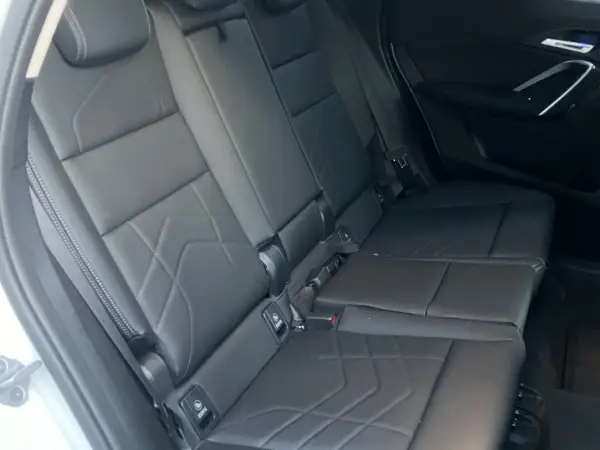 BMW X1 xDrive20d xLine DCT Diesel Turbo 4WD Demo Car - Black Veganza Leather Seats, Curved Display, Surround View Camera, Seat Heaters, Power Trunk, Active Cruise Control, Head-Up Display, Power Seats, Apple CarPlay (Alpine White) — photo 8