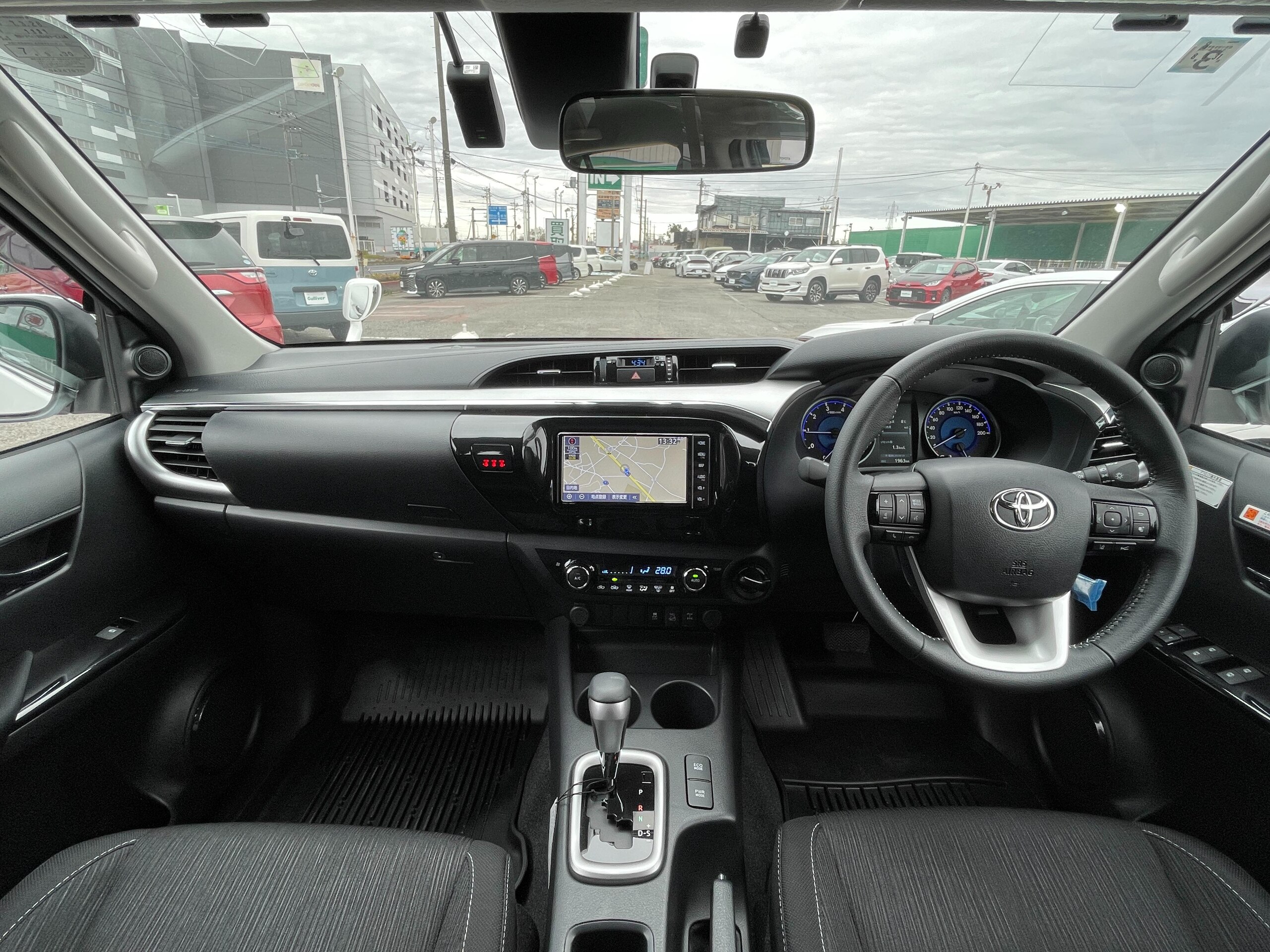 2020 Toyota Hilux — photo 2
