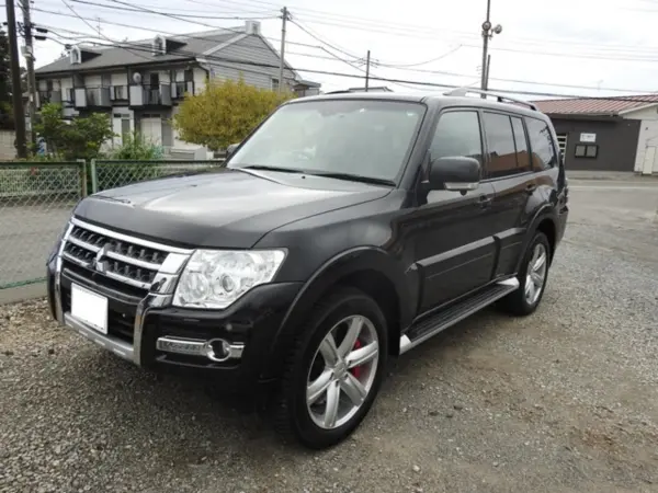 Mitsubishi Pajero 3.2 Long Final Edition Diesel Turbo 4WD One-Owner Customized (Black Mica) — thumbnail 1