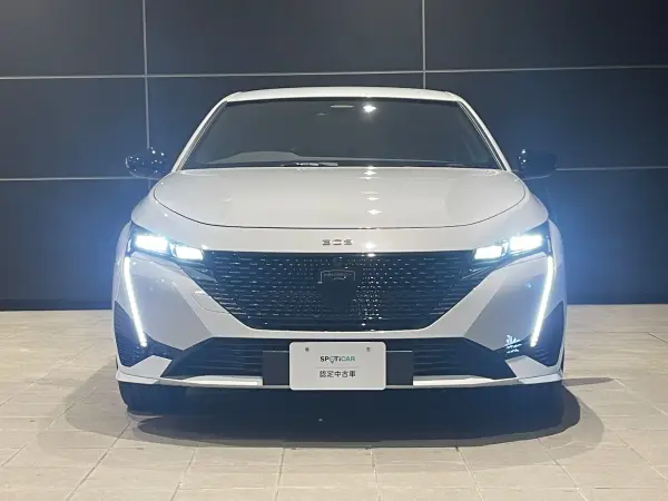 2025 Peugeot 308 — photo 2