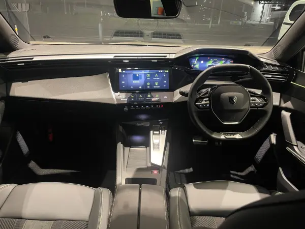 Peugeot 308GT Hybrid — photo 7