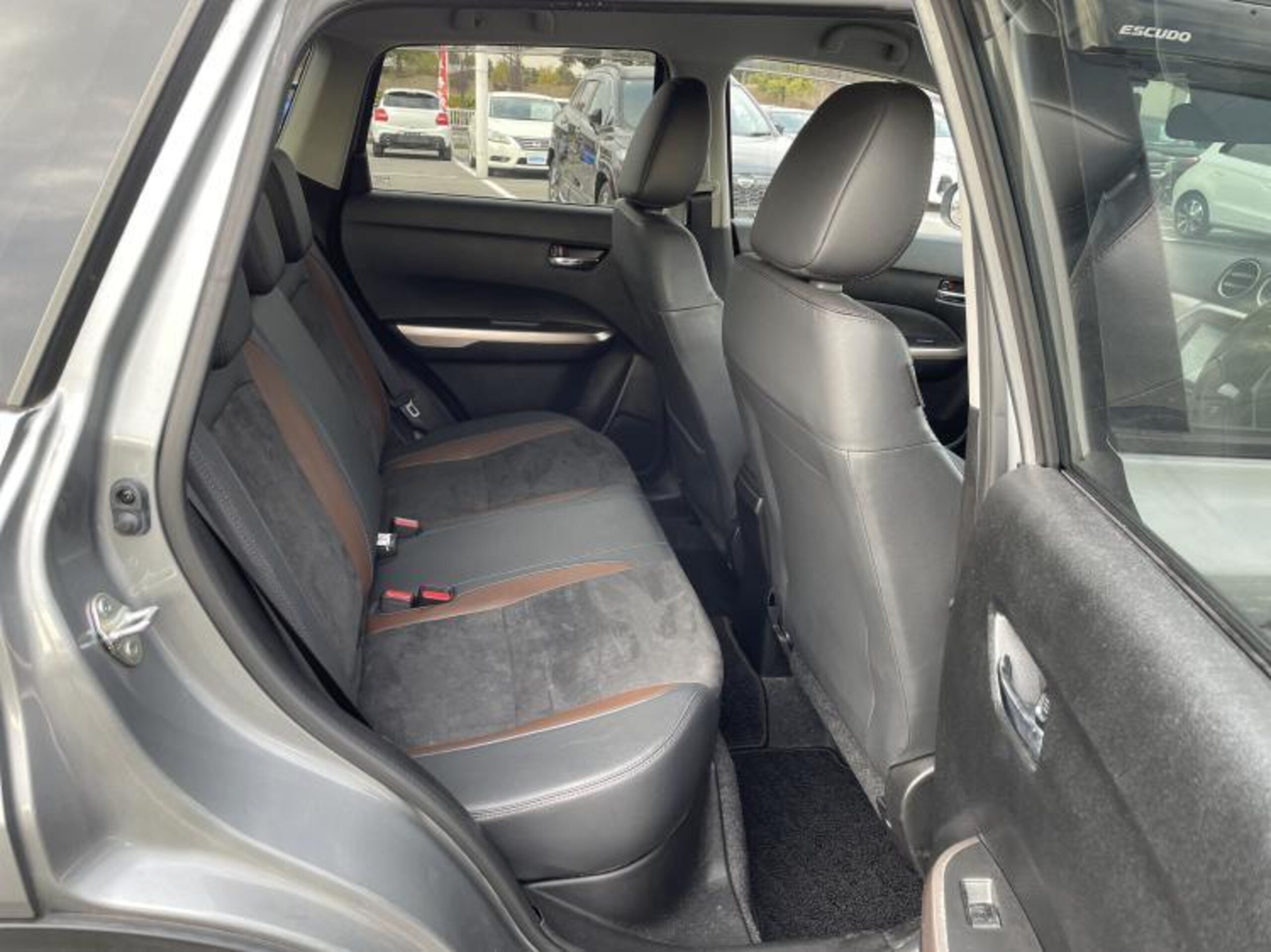 Suzuki Escudo 1.4 S Limited 4WD — photo 8