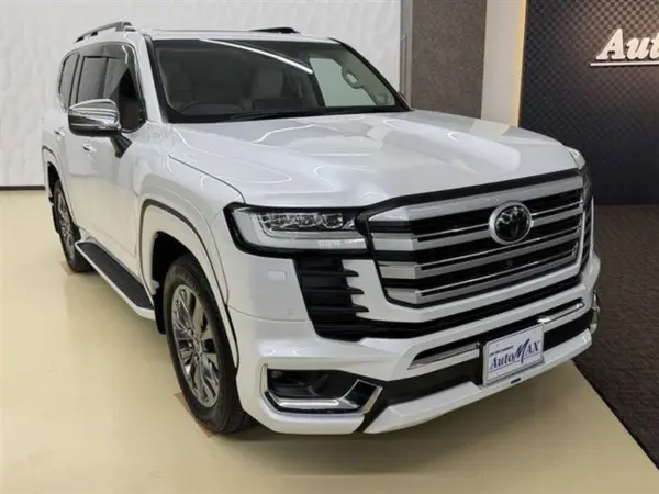 2023 Toyota Landrcuiser 300 — photo 3