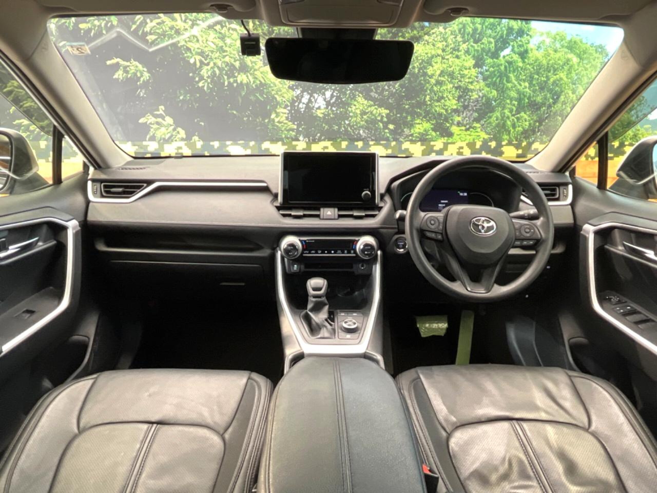 2023 Toyota  Rav4 — photo 2