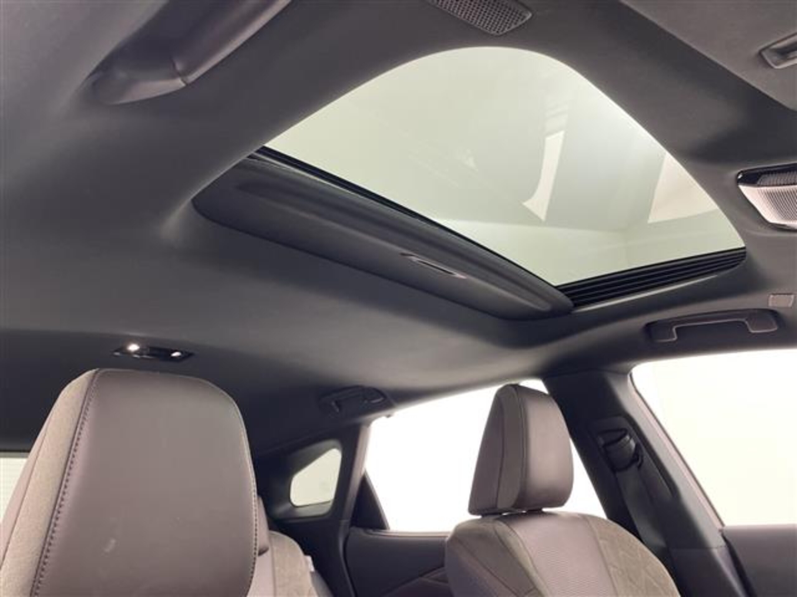 2023 Lexus Rx — photo 3