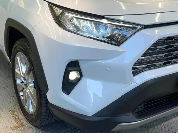 Toyota RAV4 2.0 G Z Package 4WD Sunroof Full Surround Camera (Platinum White Pearl Mica) — photo 8